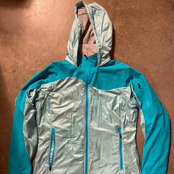 REI Jackets & Blazers - REI Water Repellant Jacket